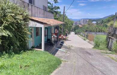 Imagem: A casa possui 2 Dormitórios, 1 Banheiro, 60m² de Área e