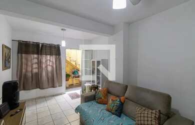 Imagem: A casa possui 5 Dormitórios, 4 Banheiros, 2 Vagas na garagem