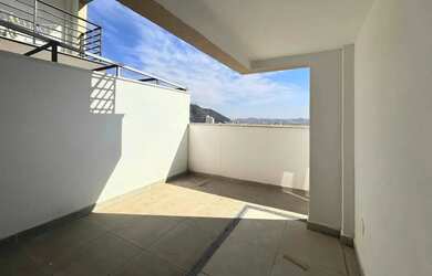 Imagem: O apartamento possui 2 Dormitórios, 1 Banheiro, 2 Vagas na