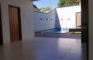 Imagem 7: Casa com lote inteiro. Piscina, Churrasqueira, Varandae187m² de Área
