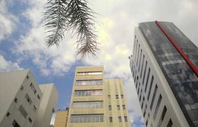 Imagem: O depósito possui 5 Vagas na garagem, 1.700m² de Área e