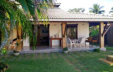 Imagem: A casa em condomínio possui 5 Dormitórios, 3 Banheiros, 5