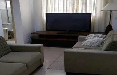 Imagem: O apartamento possui 2 Dormitórios, 1 Banheiro, 1 Vaga na garagem