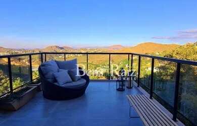 Imagem: A casa em condomínio possui 4 Dormitórios, 5 Banheiros, 4