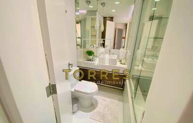 Imagem 15: Apartamento reformado frente mar na Praia das Astúrias no Guarujá com...