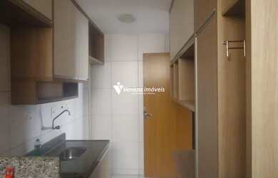 Imagem: O apartamento possui 3 Dormitórios, 1 Banheiro, 1 Vaga na garagem