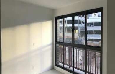 Imagem: O apartamento possui 1 Dormitório, 1 Banheiro, 1 Vaga na garagem