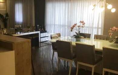 Imagem: O apartamento possui 3 Dormitórios, 1 Banheiro, 2 Vagas na