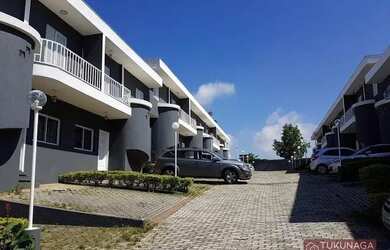 Imagem: A casa possui 3 Dormitórios, 3 Banheiros, 3 Vagas na garagem