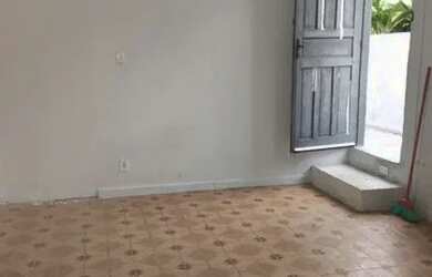 Imagem: A casa possui 1 Dormitório, 1 Banheiro e está localizado