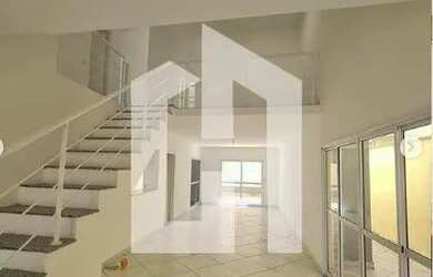 Imagem: A casa em condomínio possui 4 Dormitórios, 5 Banheiros, 3