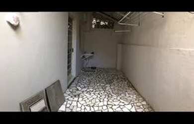 Imagem: A casa em condomínio possui 2 Dormitórios, 1 Banheiro, 2 Vagas