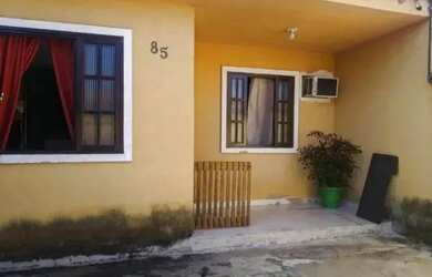 Imagem: A casa possui 1 Dormitório, 1 Banheiro, 1 Vaga na garagem