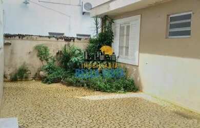 Imagem: A casa possui 3 Dormitórios, 4 Banheiros, 3 Vagas na garagem