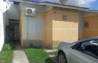 Imagem: A casa em condomínio possui 3 Dormitórios, 1 Banheiro, 2 Vagas