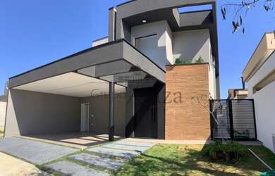 Imagem: A casa em condomínio possui 4 Dormitórios, 5 Banheiros, 2