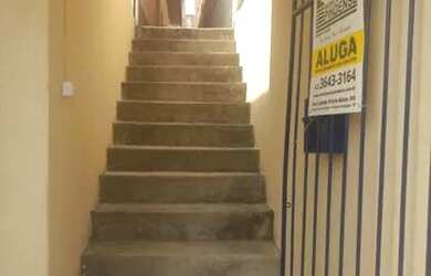 Imagem: A casa possui 2 Dormitórios, 1 Banheiro, 1 Vaga na garagem