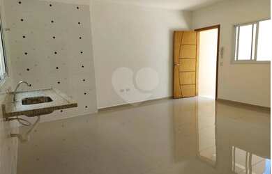 Imagem: A casa possui 2 Dormitórios, 3 Banheiros, 2 Vagas na garagem