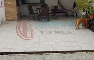 Imagem: A casa possui 3 Dormitórios, 3 Banheiros, 2 Vagas na garagem