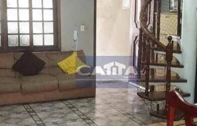 Imagem: A casa possui 4 Dormitórios, 3 Banheiros, 2 Vagas na garagem