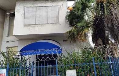 Imagem: O depósito possui 1 Vaga na garagem, 400m² de Área e está