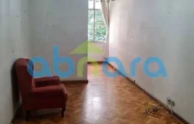 Imagem: A kitnet possui 1 Dormitório, 1 Banheiro, 1 Vaga na garagem