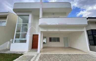 Imagem: A casa em condomínio possui 5 Dormitórios, 5 Banheiros, 4