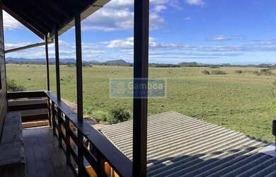 Imagem: A casa possui 2 Dormitórios, 2 Banheiros, 72m² de Área e