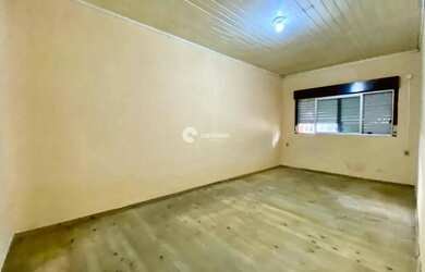 Imagem 8: Casa em Bairro bem localizado!!