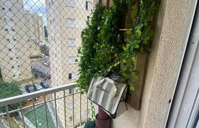 Imagem: O apartamento possui 2 Dormitórios, 1 Banheiro, 1 Vaga na garagem