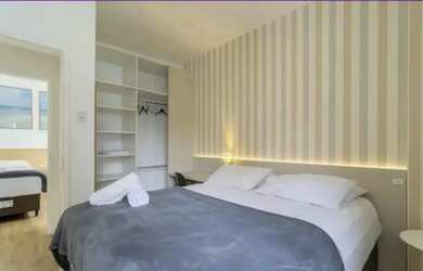 Imagem: O apartamento possui 3 Dormitórios, 1 Banheiro, 1 Vaga na garagem