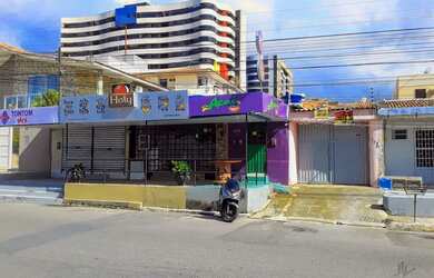 Imagem: A casa possui 4 Dormitórios, 5 Banheiros, 5 Vagas na garagem