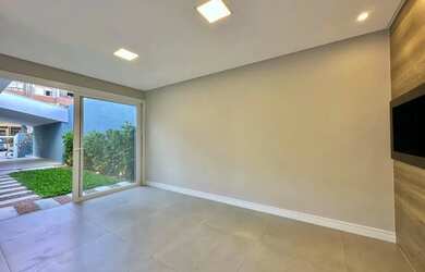 Imagem 11: VENDO CASA NA BEIRA MAR DE CAPÃO DA CANOA COM 03 DORMITÓRIOS SENDO 02...