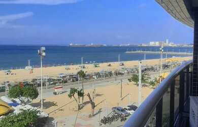 Imagem: O apartamento possui 2 Dormitórios, Acomodam 6 pessoas e 1