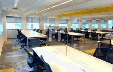 Imagem: O depósito possui 5 Vagas na garagem, 438m² de Área e está