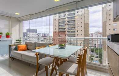 Imagem: O apartamento possui 2 Dormitórios, 2 Banheiros, 2 Vagas na