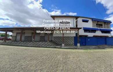 Imagem: A casa possui 2 Dormitórios, 2 Banheiros, 4 Vagas na garagem