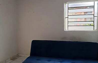 Imagem: A casa possui 1 Dormitório, 1 Banheiro e está localizado