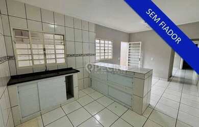 Imagem: A casa possui 1 Dormitório, 1 Banheiro, 2 Vagas na garagem