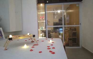 Imagem: O apartamento possui 1 Dormitório, 1 Banheiro, 1 Vaga na garagem