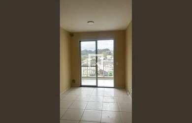 Imagem: O apartamento possui 1 Dormitório, 1 Banheiro, 1 Vaga na garagem