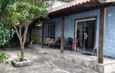 Imagem: A casa possui 2 Dormitórios, 2 Banheiros, 4 Vagas na garagem