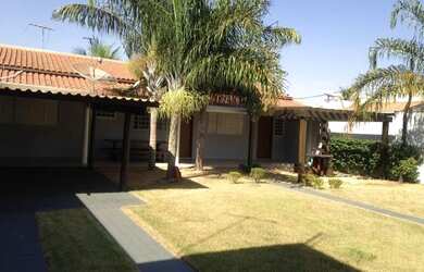 Imagem: A casa possui 2 Dormitórios e está localizado em Vila Aurora