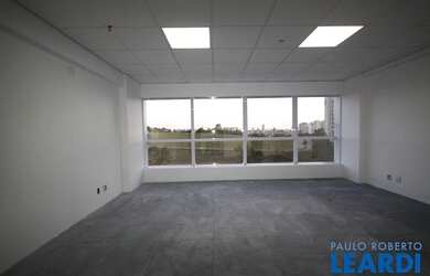 Imagem: O depósito possui 45m² de Área e está localizado em Green