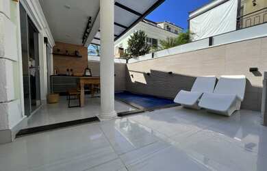 Imagem: A casa em condomínio possui 3 Dormitórios, 4 Banheiros, 3