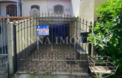 Imagem: A casa possui 2 Dormitórios, 1 Banheiro, 1 Vaga na garagem