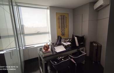 Imagem: O depósito possui 2 Vagas na garagem e 62m² de Área e está