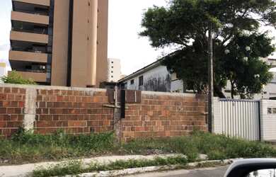 Imagem: O terreno possui 960m² de Área e está localizado em Bessa