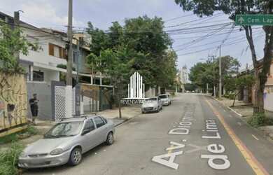 Imagem: O terreno possui 497m² de Área e está localizado em Alto