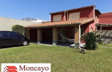 Imagem: A casa possui 2 Dormitórios, 2 Banheiros, 5 Vagas na garagem